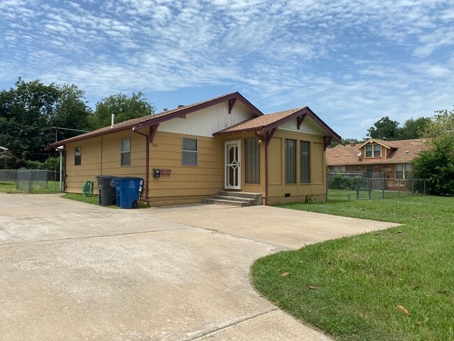 Building Photo - 216 S Toledo Ave Rental