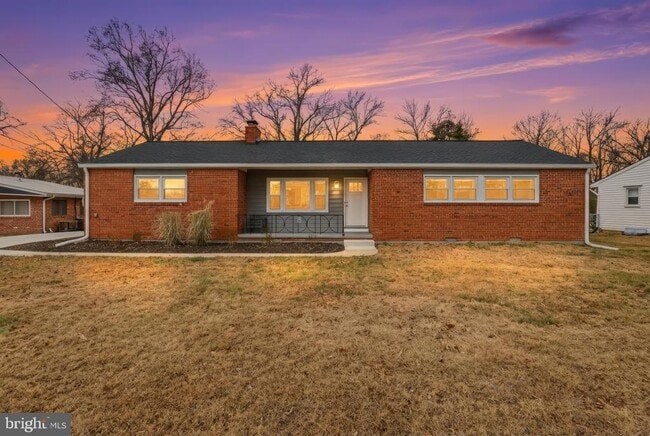 Building Photo - 8821 W Fort Foote Terrace