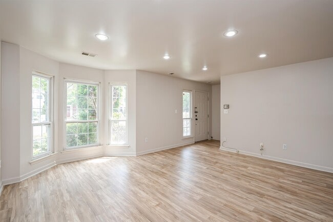 Photo - 16 Cypress St