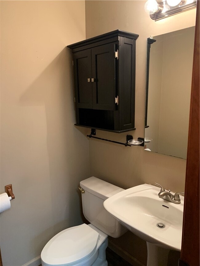 Photo - 605 W Benton St