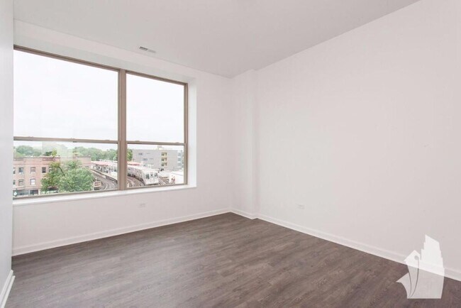 Photo - 931 W Dakin St Unit 301