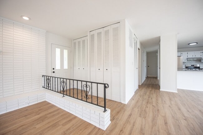 Photo - 512 Sprague Rd