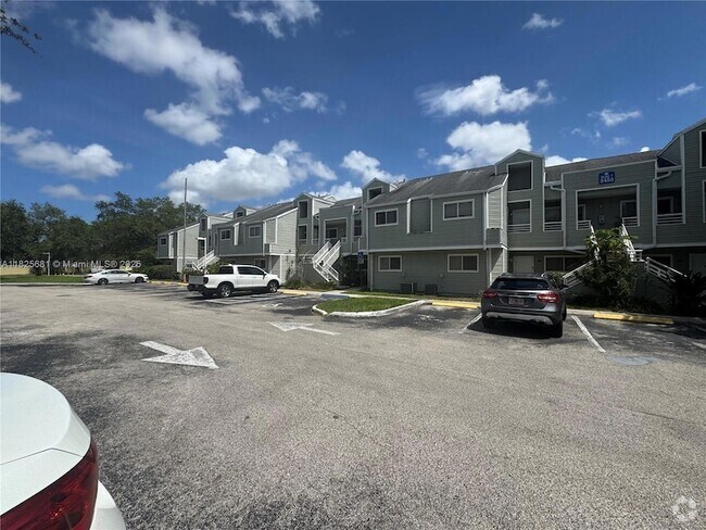 Building Photo - 3453 NW 44th St Unit 107 Rental
