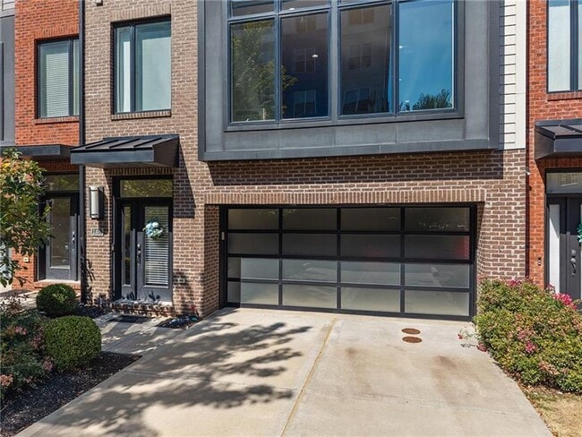 Photo - 148 Reizenstein Way