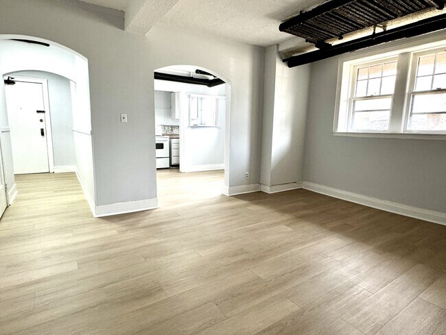 Photo - 36 Hanna St W Unit 14