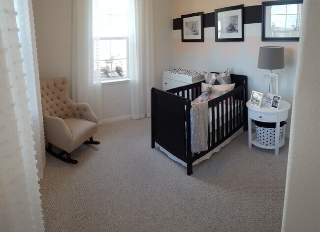 Dormitorio adicional en el piso superior - 1826 Yellowwood Ave