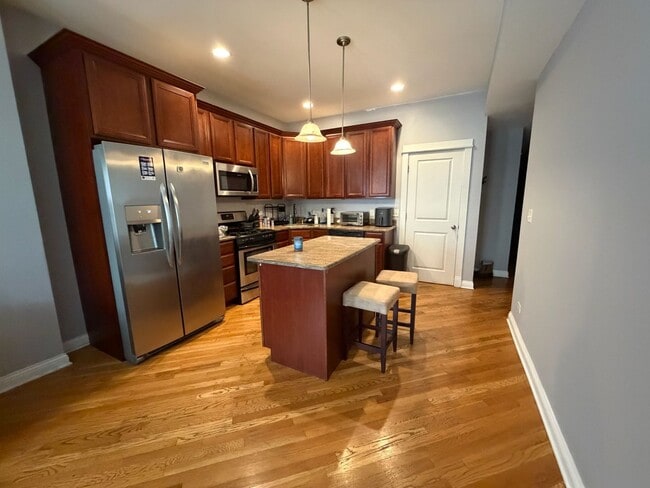 Photo - 1342 W Greenleaf Ave