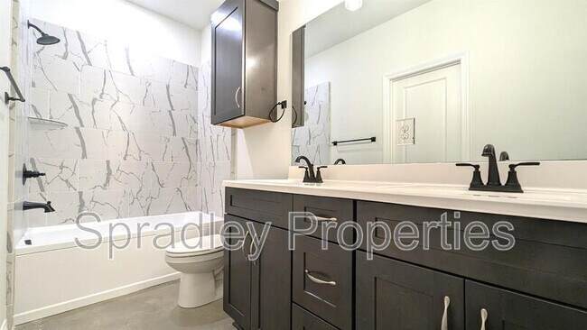 Photo - 303 Juniper Dr