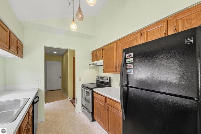 Photo - 983 Meadowbrook Dr
