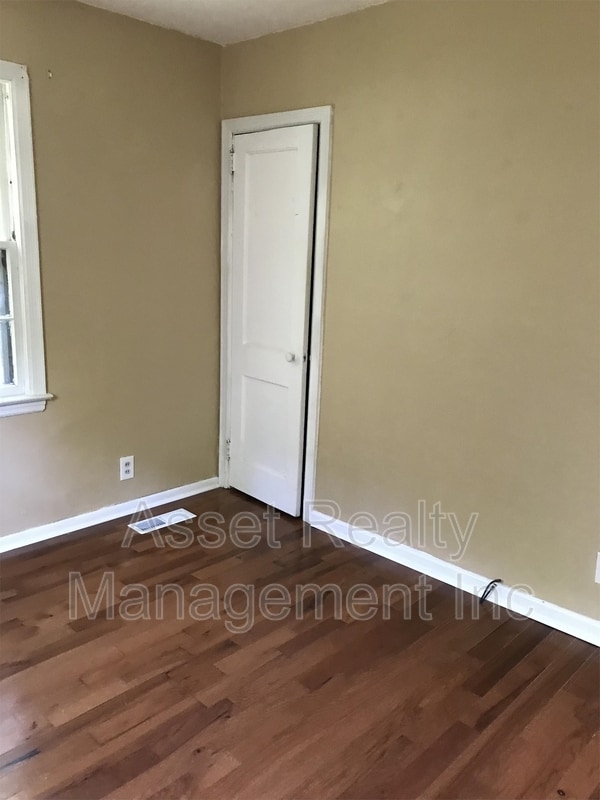 Photo - 2315 Greenfield Ln