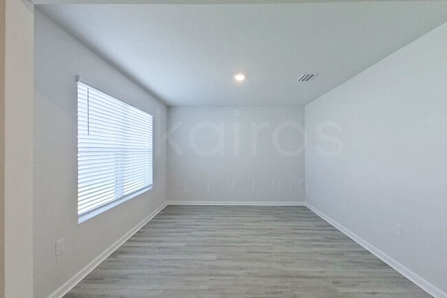 Photo - 4726 Malay Cir