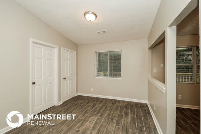 Photo - 1349 Willow Trail SW