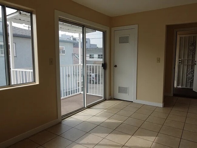 Photo - 2227 Clyde Ave Unidad Apt #4