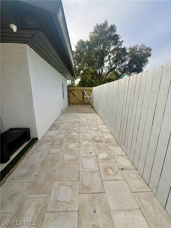 Photo - 733 Pine Cone Ln
