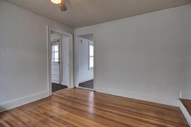 Photo - 4841 Oldenburg Ave Unit 1