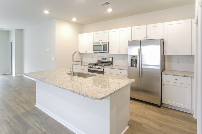 Photo - 631 Watercliff Dr