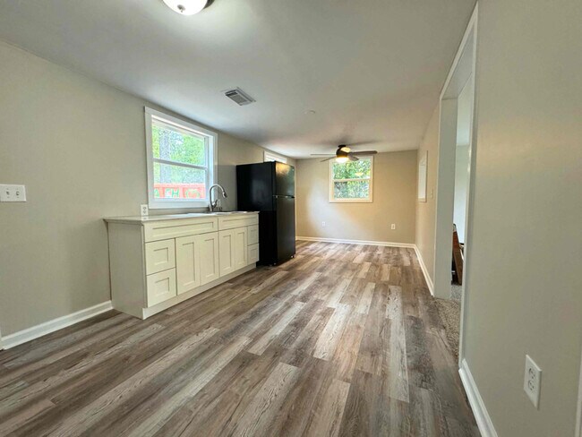 Photo - 60 Williams St