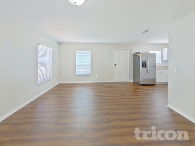 Photo - 1002 E 108th Ave