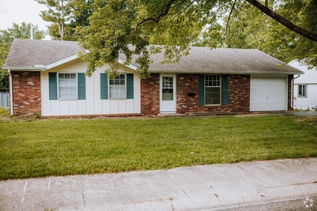 Building Photo - 918 Skyline Dr Rental
