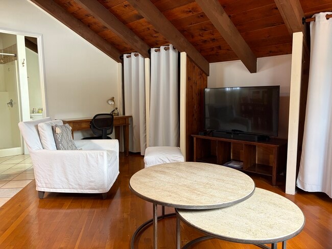 Photo - 437 Keolu Dr