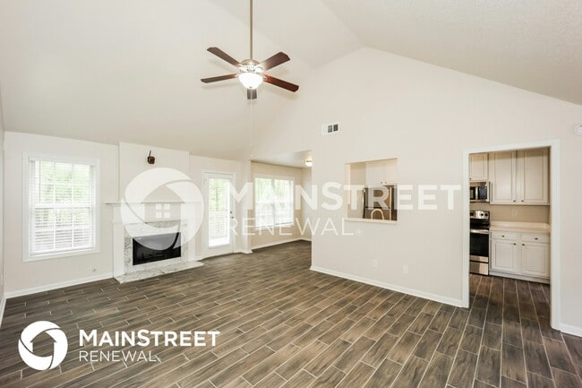 Photo - 930 Castlerock Way