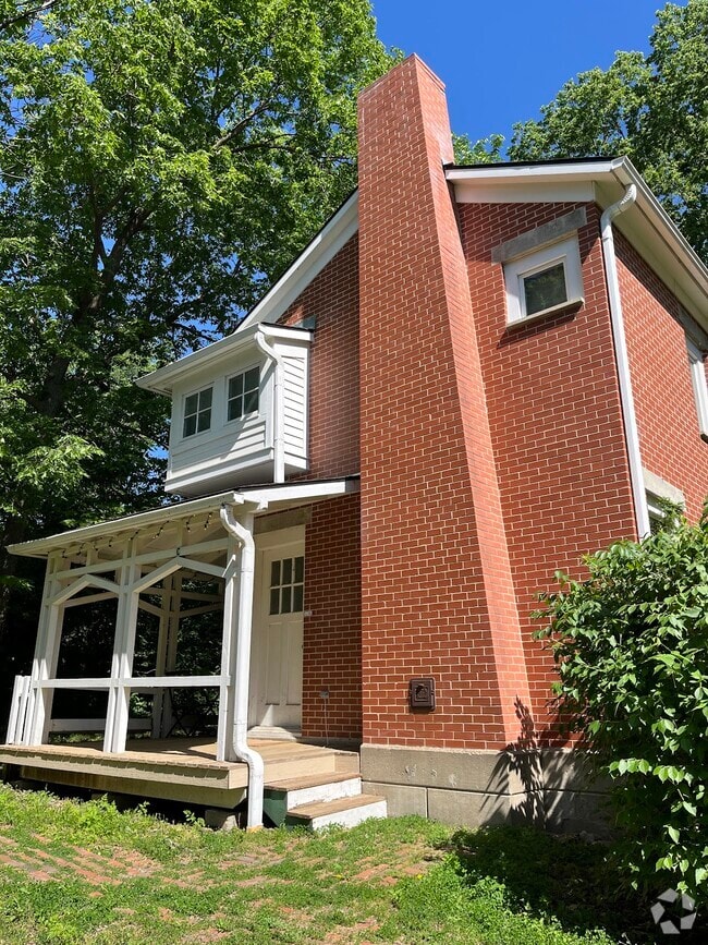 Building Photo - 1505 Kentucky St Unit Apartment C