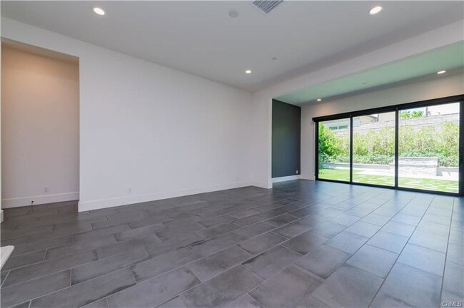 Photo - 91 Rockinghorse