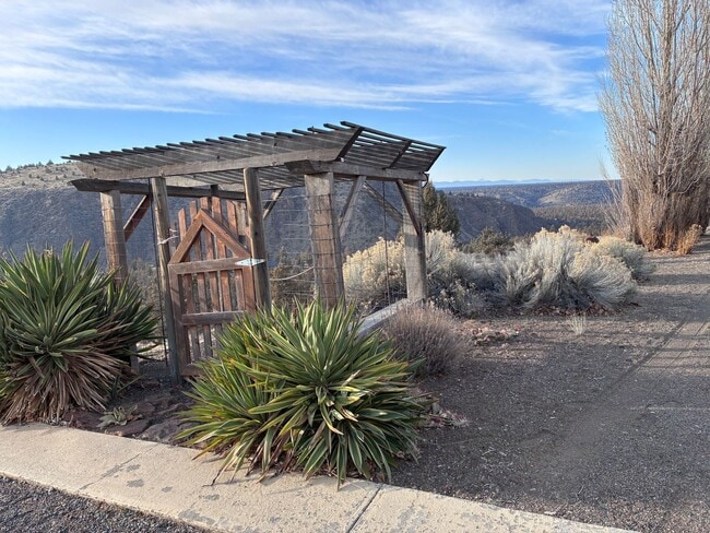 Photo - Peaceful Terrebonne Living Near Steelhead Falls, Unbelievable Views!