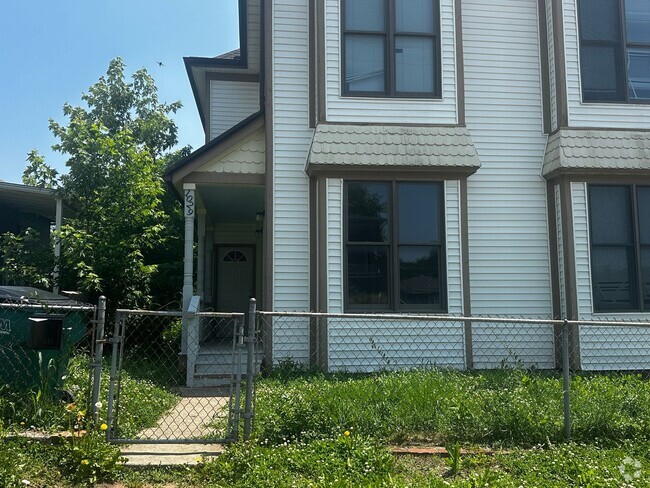 Building Photo - 1029 S 15th St Unit 1029 S 15th St. Rental