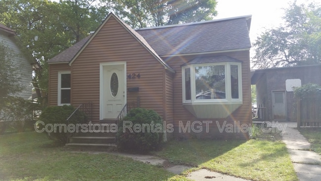 Photo - 424 6th Ave NE