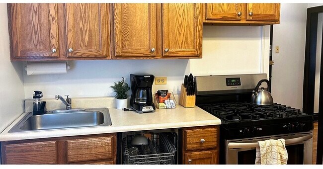 Photo - 1911 W Larchmont Ave Unit 3A