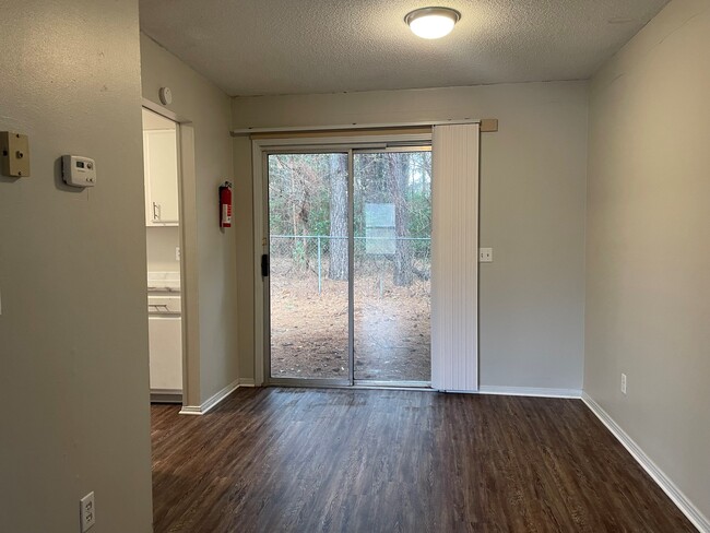 Photo - 525 Mount Pelia Rd