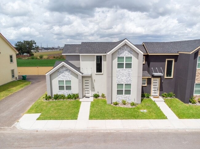 Building Photo - 5315 N Crown Point