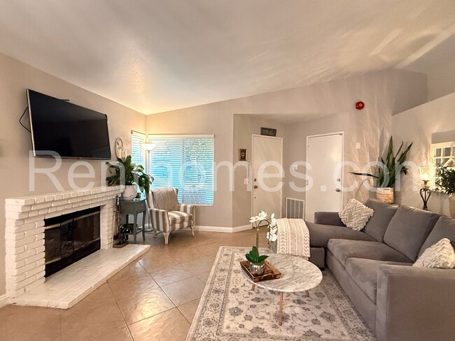 2175 Johnston Rd