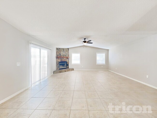 Photo - 7029 Symmes Rd