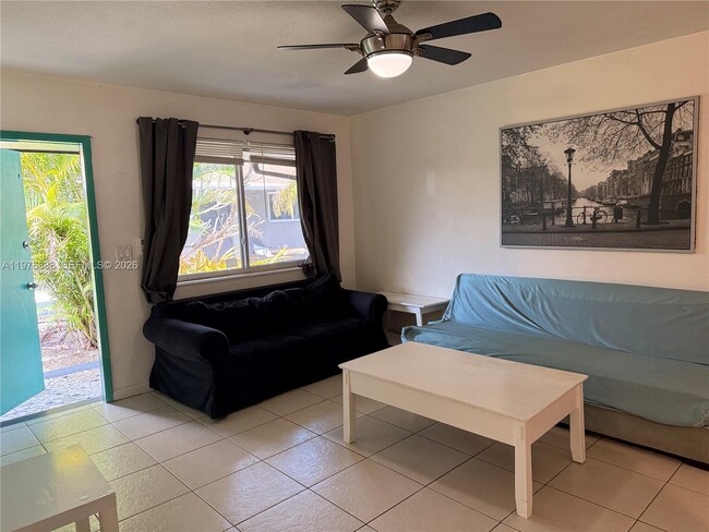 Photo - 1104 N 17th Ct Unit 105