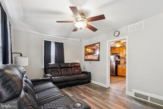 Building Photo - 181 Crossland Ave Rental