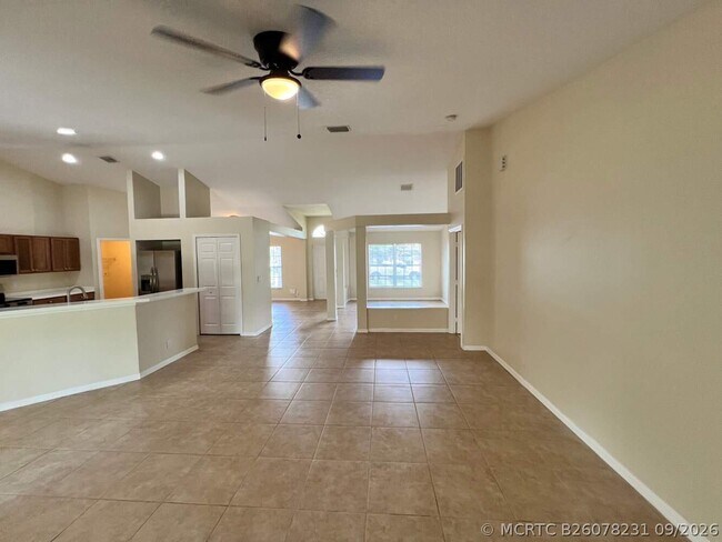3833 SW McKim St