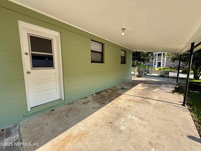 Photo - 2271 W 10th St