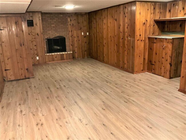 Photo - 5001 Jersey Ave N