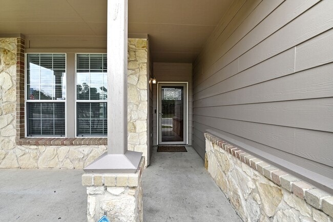 Photo - 5 bed | 3 bath | Corner lot | Fully remode...