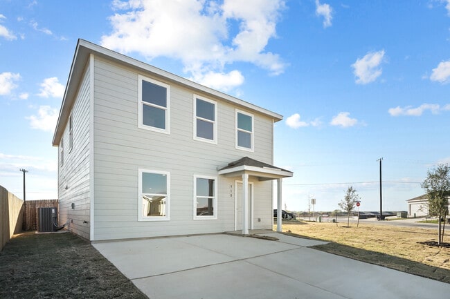 Photo - 910 Stricker Path