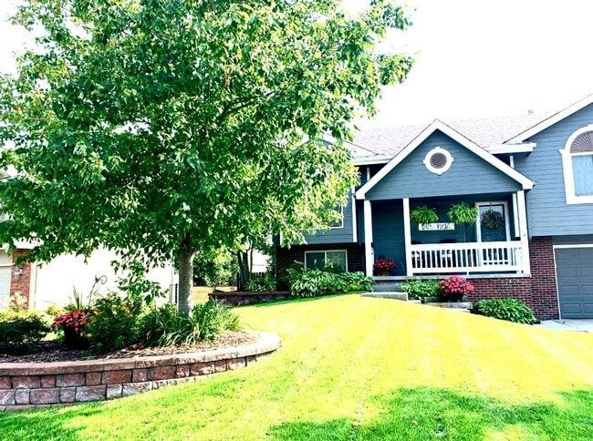 Photo - Home For Rent In Papillion