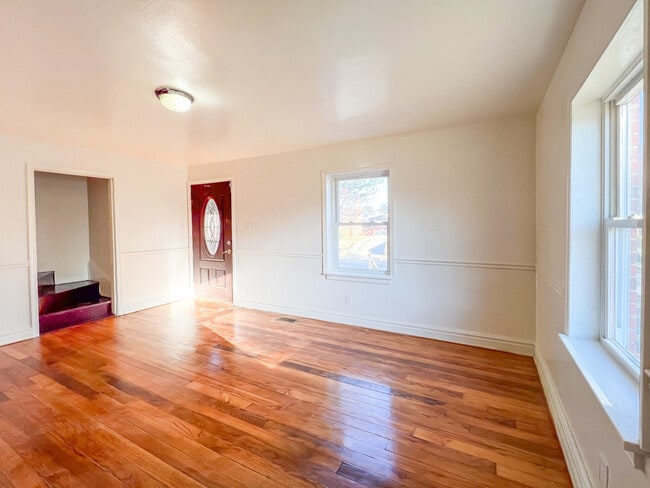 Photo - 2101 Gordon St