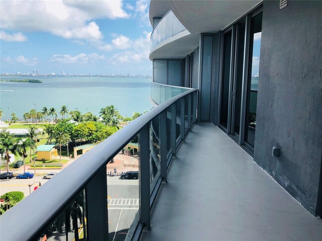 Photo - 488 NE 18th St Unit 907