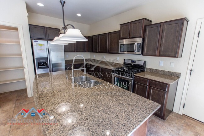 4467 E Remington Dr