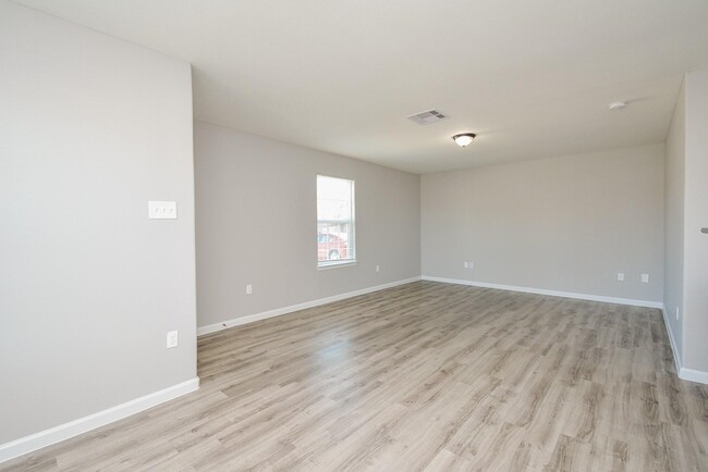 Photo - 7611 Dyer St