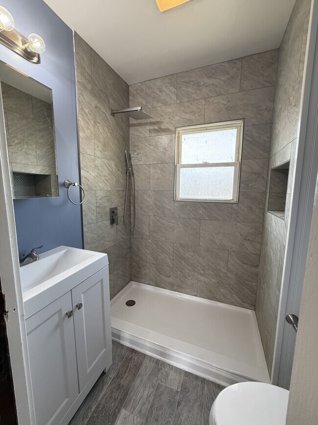 Photo - 2232 Youngstown Rd SE