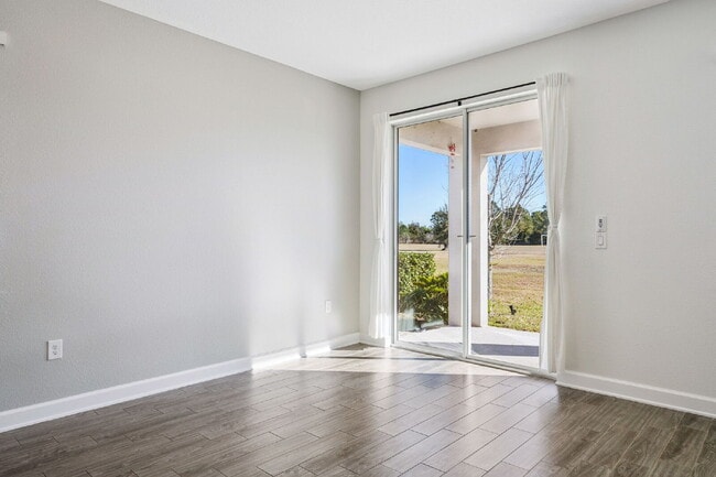 Photo - Spacious 3-Bedroom, 2.5 Baths Townhouse Retreat in Prime Orlando Location!