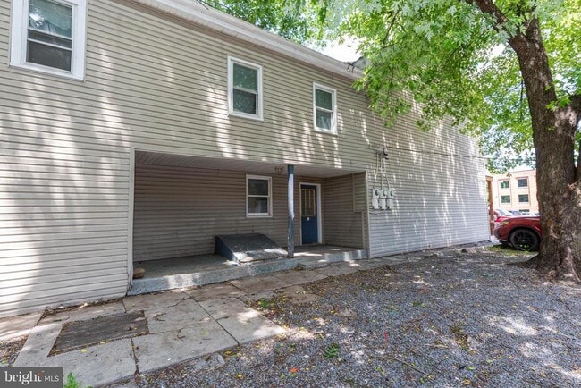 Photo - 323 S Raleigh St